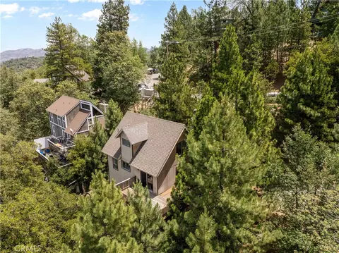 View/Area - 1334 St Anton, Lake Arrowhead, CA 92352 photo 2 of 5