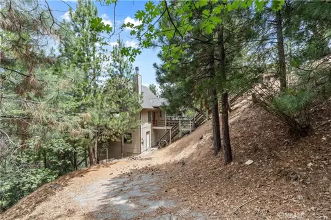 Exterior - 1334 St Anton, Lake Arrowhead, CA 92352 photo 3 of 3