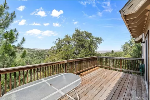 Exterior - 1334 St Anton, Lake Arrowhead, CA 92352 photo 2 of 3