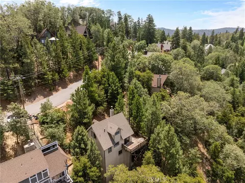 View/Area - 1334 St Anton, Lake Arrowhead, CA 92352 photo 3 of 5