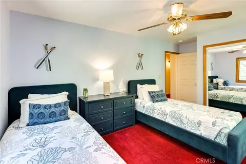 Bedroom - 196 Hillcrest Ct, Lake Arrowhead, CA 92352 photo 4 of 7