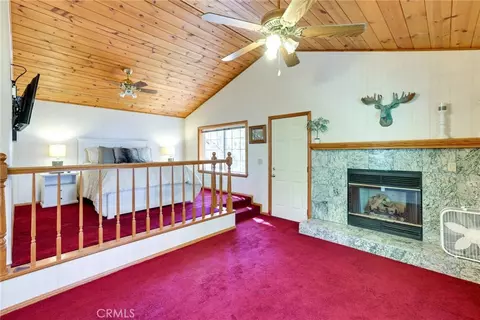 Bedroom - 196 Hillcrest Ct, Lake Arrowhead, CA 92352 photo 2 of 8