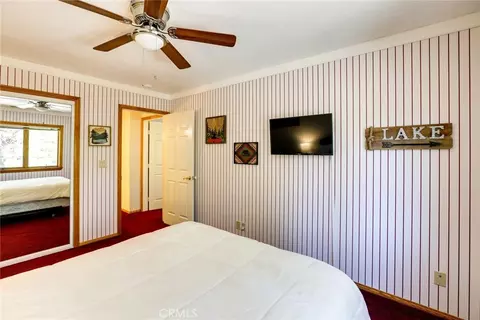 Bedroom - 196 Hillcrest Ct, Lake Arrowhead, CA 92352 photo 7 of 8