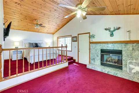 Bedroom - 196 Hillcrest Ct, Lake Arrowhead, CA 92352 photo 1 of 7