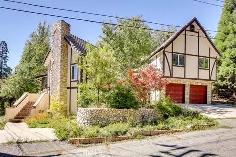 196 Hillcrest Ct, Lake Arrowhead, CA 92352