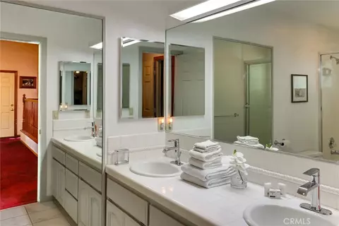 Bath - 196 Hillcrest Ct, Lake Arrowhead, CA 92352 photo 1 of 4