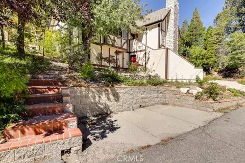 Exterior - 196 Hillcrest Ct, Lake Arrowhead, CA 92352 photo 5 of 12