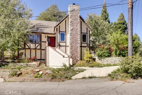 Exterior - 196 Hillcrest Ct, Lake Arrowhead, CA 92352 photo 3 of 9