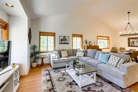 Living - 196 Hillcrest Ct, Lake Arrowhead, CA 92352 photo 2 of 3