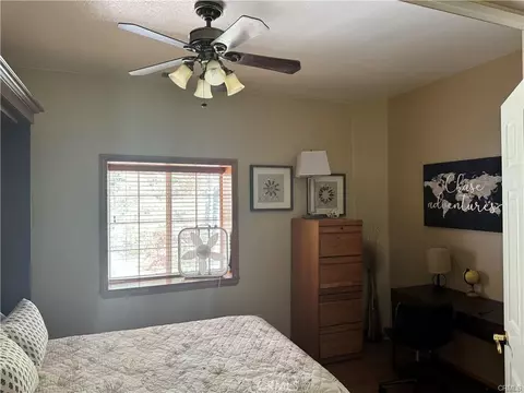 Bedroom - 196 Hillcrest Ct, Lake Arrowhead, CA 92352 photo 8 of 8