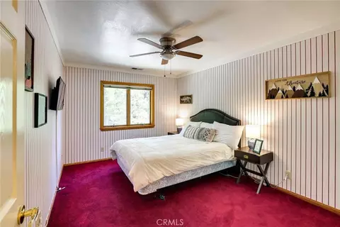 Bedroom - 196 Hillcrest Ct, Lake Arrowhead, CA 92352 photo 5 of 7
