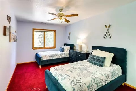 Bedroom - 196 Hillcrest Ct, Lake Arrowhead, CA 92352 photo 3 of 7