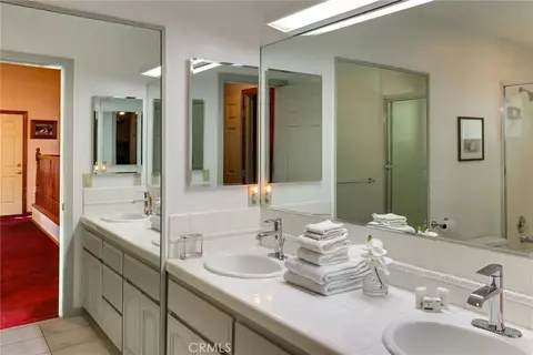 Bath - 196 Hillcrest Ct, Lake Arrowhead, CA 92352 photo 1 of 4