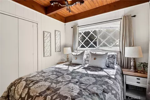 Bedroom - 1341 Calgary Dr, Lake Arrowhead, CA 92352 photo 3 of 10