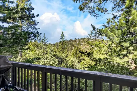 1341 Calgary Dr, Lake Arrowhead, CA 92352