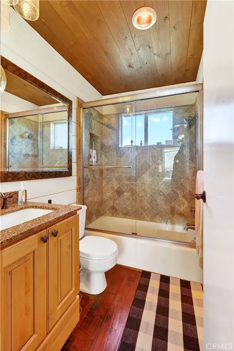 Bath - 1341 Calgary Dr, Lake Arrowhead, CA 92352 photo 1 of 3