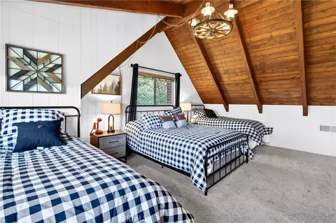 Bedroom - 1341 Calgary Dr, Lake Arrowhead, CA 92352 photo 7 of 10