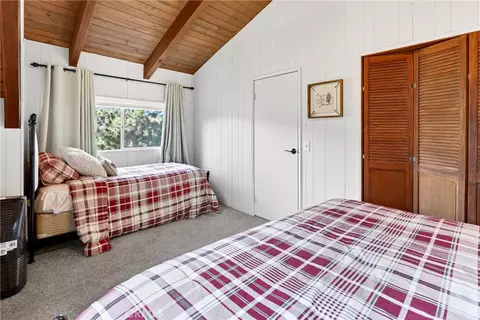 Bedroom - 1341 Calgary Dr, Lake Arrowhead, CA 92352 photo 5 of 10