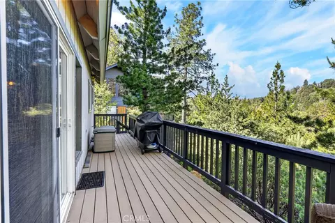 Exterior - 1341 Calgary Dr, Lake Arrowhead, CA 92352 photo 2 of 8