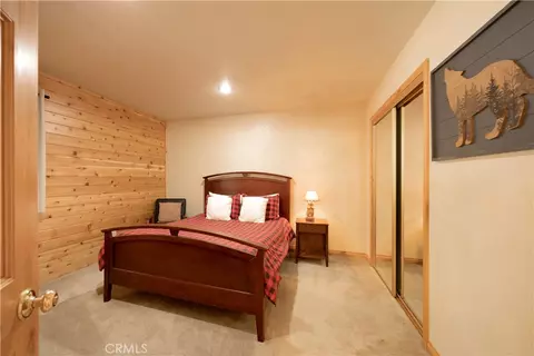 Bedroom - 166 N Teakwood Dr, Big Bear Lake, CA 92315 photo 5 of 10