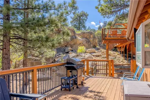 Exterior - 166 N Teakwood Dr, Big Bear Lake, CA 92315 photo 4 of 10