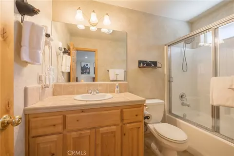Bath - 166 N Teakwood Dr, Big Bear Lake, CA 92315 photo 6 of 6