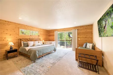 Bedroom - 166 N Teakwood Dr, Big Bear Lake, CA 92315 photo 2 of 10