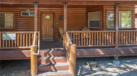 Exterior - 166 N Teakwood Dr, Big Bear Lake, CA 92315 photo 2 of 10