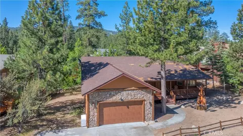 Exterior - 166 N Teakwood Dr, Big Bear Lake, CA 92315 photo 9 of 10