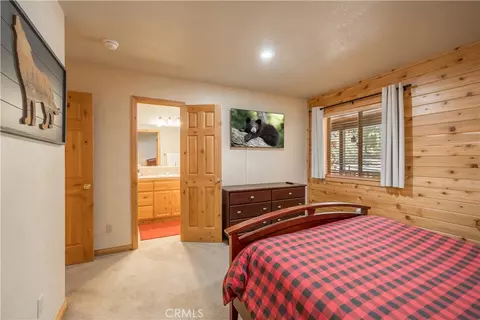 Bedroom - 166 N Teakwood Dr, Big Bear Lake, CA 92315 photo 7 of 10