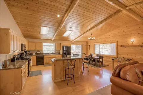 Kitchen - 166 N Teakwood Dr, Big Bear Lake, CA 92315 photo 1 of 4