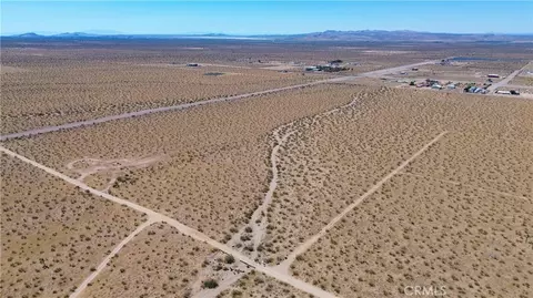 2 Mojave Dr, Adelanto, CA 92301