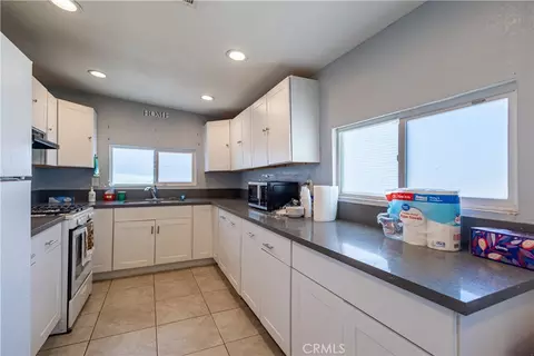 Kitchen - 1434 Mesa, Barstow, CA 92311 photo 2 of 2