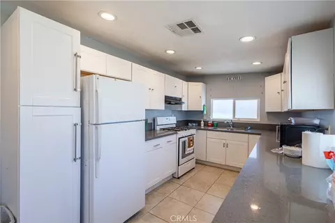 Kitchen - 1434 Mesa, Barstow, CA 92311 photo 1 of 2