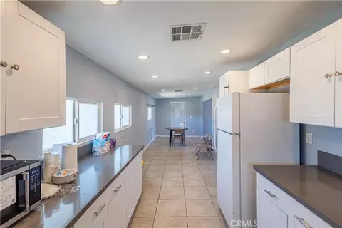 Entry Way - 1434 Mesa, Barstow, CA 92311 photo 1 of 2