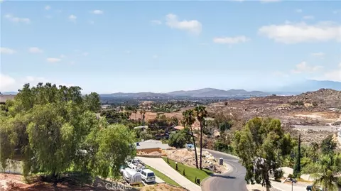 20254 Westpoint Dr, Riverside, CA 92507 photo 9