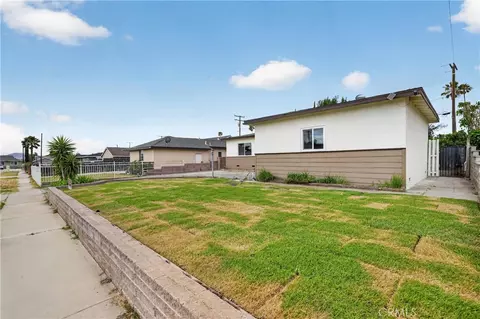 Exterior - 7938 Chantry Ave, Fontana, CA 92336 photo 2 of 7