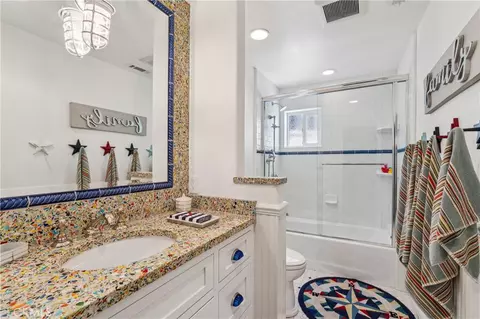 Bath - 27596 High Knl, Lake Arrowhead, CA 92352 photo 6 of 7