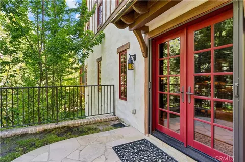 Exterior - 27596 High Knl, Lake Arrowhead, CA 92352 photo 4 of 6