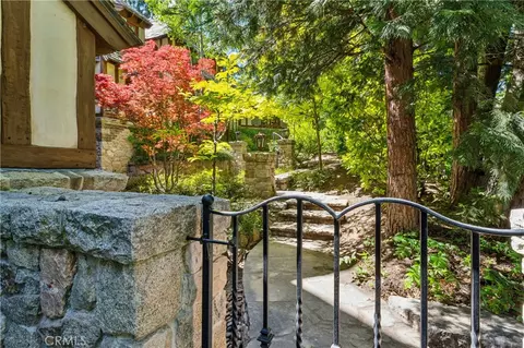 Exterior - 27596 High Knl, Lake Arrowhead, CA 92352 photo 5 of 6