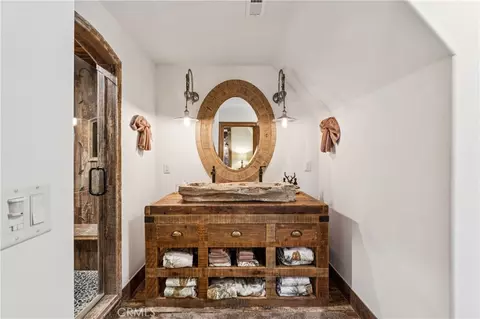 Bath - 27596 High Knl, Lake Arrowhead, CA 92352 photo 4 of 7
