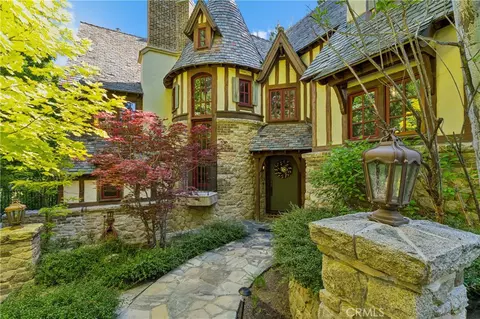 27596 High Knl, Lake Arrowhead, CA 92352