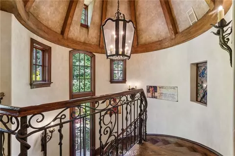 Entry Way - 27596 High Knl, Lake Arrowhead, CA 92352 photo 6 of 12