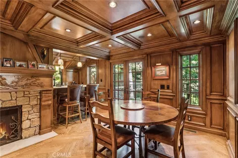 Dining - 27596 High Knl, Lake Arrowhead, CA 92352 photo 3 of 4