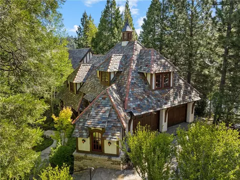Exterior - 27596 High Knl, Lake Arrowhead, CA 92352 photo 1 of 6