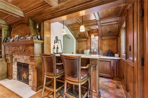 Dining - 27596 High Knl, Lake Arrowhead, CA 92352 photo 4 of 4