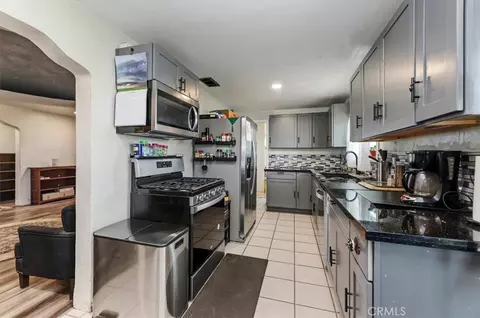 Kitchen - 34911 Avenue D, Yucaipa, CA 92399 photo 3 of 4