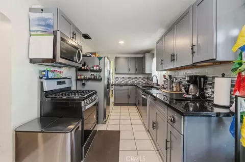 Kitchen - 34911 Avenue D, Yucaipa, CA 92399 photo 2 of 4