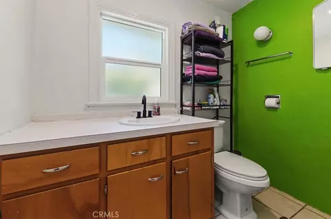 Bath - 34911 Avenue D, Yucaipa, CA 92399 photo 1 of 2