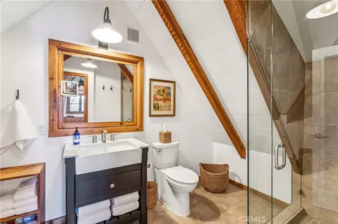 Bath - 28901 Palisades Dr, Lake Arrowhead, CA 92352 photo 2 of 4